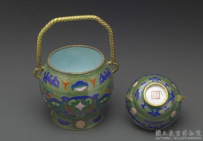 图片[3]-Painted enamel Yu vessel with loop handle, Qing dynasty, Qianlong reign (1736-1795)-China Archive